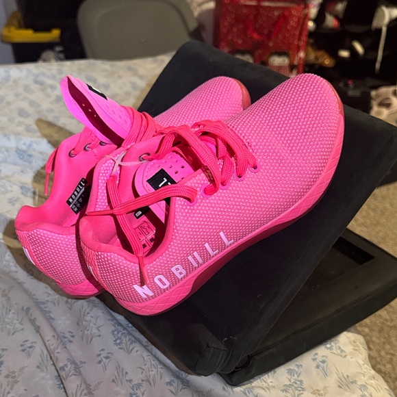 New whitout box
NOBULL Neon Pink Athletic Shoes - Picture 4 of 7